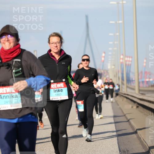03.10.2025 - Köhlbrandbrückenlauf Jannik Wohlers http://msf.ph/oto/9101315 03.10.2025 10:03:38 Position 3 2415, 1463 meine-sportfotos.de