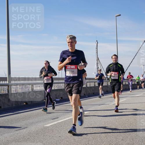 03.10.2025 - Köhlbrandbrückenlauf Michael Burmester http://msf.ph/oto/9101316 03.10.2025 12:46:42 Position 2 6743 meine-sportfotos.de