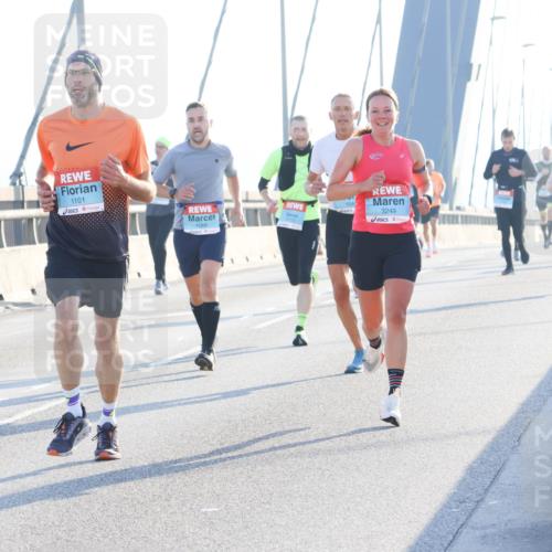 03.10.2025 - Köhlbrandbrückenlauf Strokosch-Dieckow http://msf.ph/oto/9101326 03.10.2025 09:20:47 Position 1 1101, 1069, 104, 3249 meine-sportfotos.de