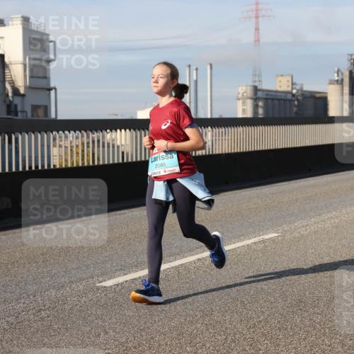 03.10.2025 - Köhlbrandbrückenlauf Lena Gebhardt http://msf.ph/oto/9101342 03.10.2025 10:11:19 Position 2 2085 meine-sportfotos.de