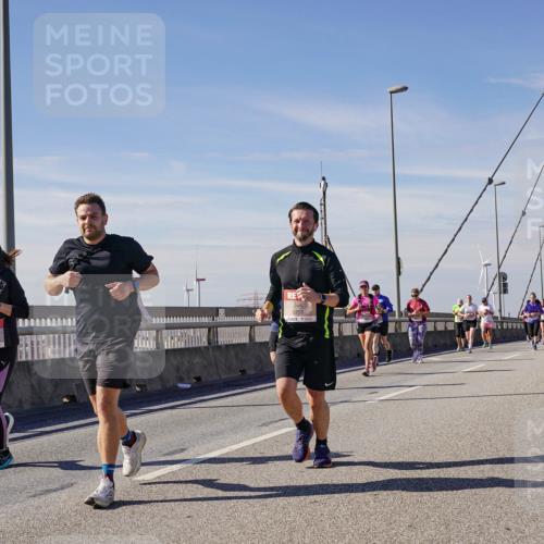 03.10.2025 - Köhlbrandbrückenlauf Michael Burmester http://msf.ph/oto/9101356 03.10.2025 12:46:43 Position 2 5258, 6751 meine-sportfotos.de