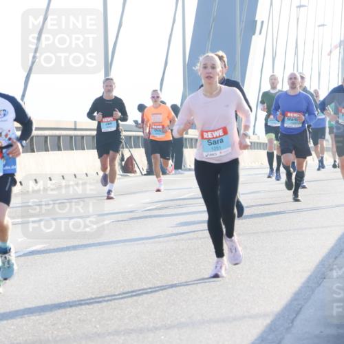 03.10.2025 - Köhlbrandbrückenlauf Strokosch-Dieckow http://msf.ph/oto/9101365 03.10.2025 09:20:52 Position 1 87, 2879, 1251 meine-sportfotos.de