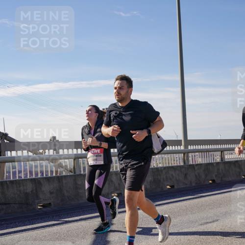 03.10.2025 - Köhlbrandbrückenlauf Michael Burmester http://msf.ph/oto/9101367 03.10.2025 12:46:44 Position 2 5258, 6751 meine-sportfotos.de