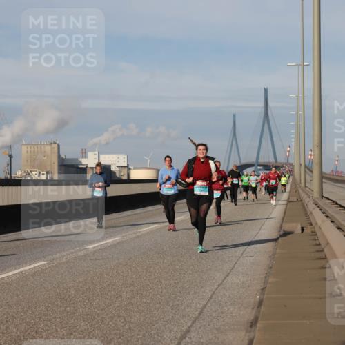 03.10.2025 - Köhlbrandbrückenlauf Lena Gebhardt http://msf.ph/oto/9101371 03.10.2025 10:11:33 Position 2  meine-sportfotos.de