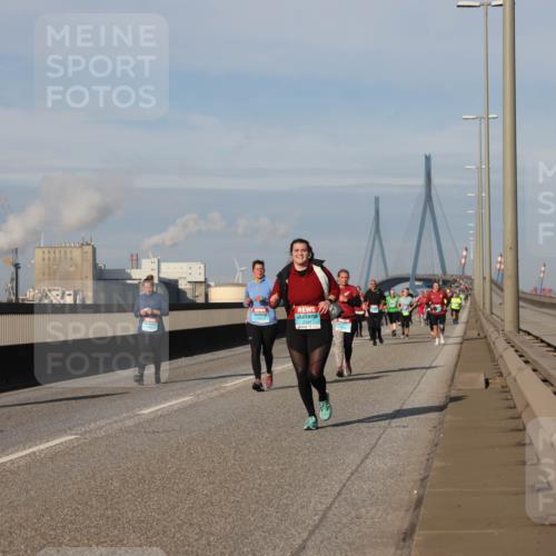 03.10.2025 - Köhlbrandbrückenlauf Lena Gebhardt http://msf.ph/oto/9101382 03.10.2025 10:11:34 Position 2 2344 meine-sportfotos.de