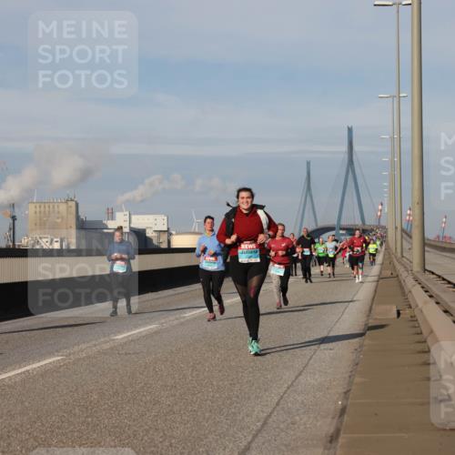 03.10.2025 - Köhlbrandbrückenlauf Lena Gebhardt http://msf.ph/oto/9101405 03.10.2025 10:11:34 Position 2  meine-sportfotos.de