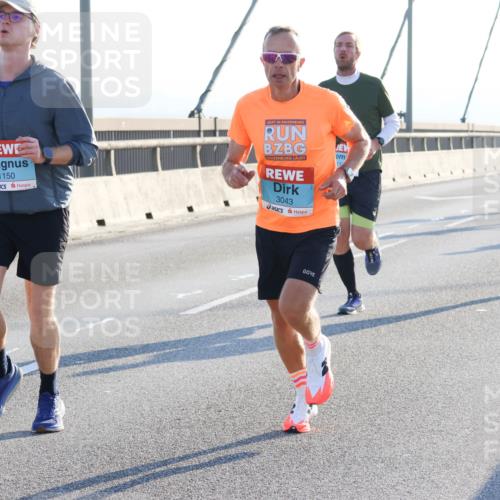 03.10.2025 - Köhlbrandbrückenlauf Strokosch-Dieckow http://msf.ph/oto/9101415 03.10.2025 09:21:04 Position 1 1150, 3043 meine-sportfotos.de