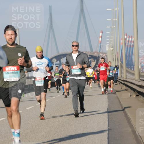 03.10.2025 - Köhlbrandbrückenlauf Jannik Wohlers http://msf.ph/oto/9101418 03.10.2025 09:48:59 Position 3 1088, 1116, 1334 meine-sportfotos.de