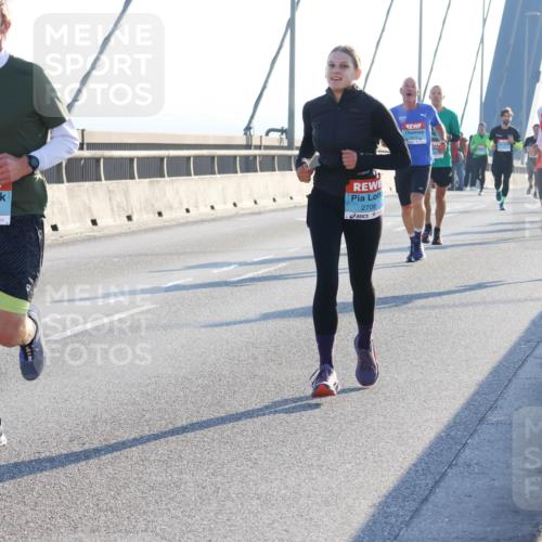 03.10.2025 - Köhlbrandbrückenlauf Strokosch-Dieckow http://msf.ph/oto/9101419 03.10.2025 09:21:06 Position 1 1180, 2708 meine-sportfotos.de
