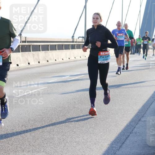 03.10.2025 - Köhlbrandbrückenlauf Strokosch-Dieckow http://msf.ph/oto/9101432 03.10.2025 09:21:06 Position 1 1180, 2708 meine-sportfotos.de