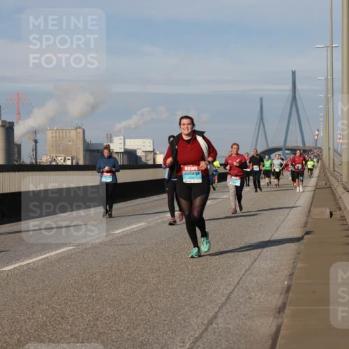 03.10.2025 - Köhlbrandbrückenlauf Lena Gebhardt http://msf.ph/oto/9101441 03.10.2025 10:11:34 Position 2 2344 meine-sportfotos.de