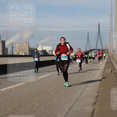 03.10.2025 - Köhlbrandbrückenlauf Lena Gebhardt http://msf.ph/oto/9101453 03.10.2025 10:11:34 Position 2 2344 meine-sportfotos.de