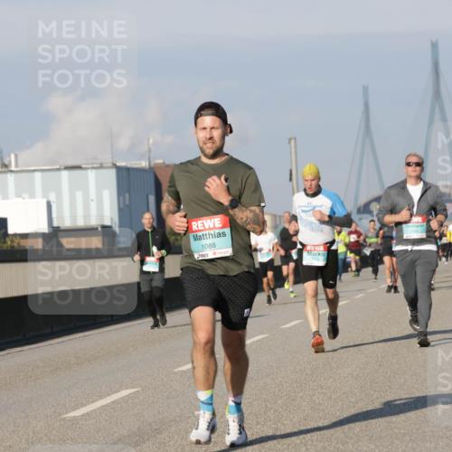 03.10.2025 - Köhlbrandbrückenlauf Jannik Wohlers http://msf.ph/oto/9101465 03.10.2025 09:49:00 Position 3 1088, 1116, 1334 meine-sportfotos.de