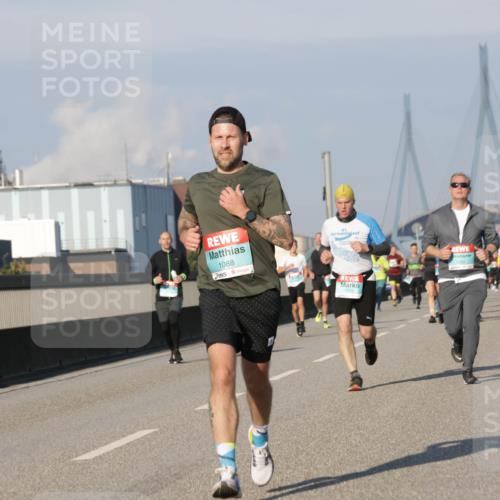 03.10.2025 - Köhlbrandbrückenlauf Jannik Wohlers http://msf.ph/oto/9101469 03.10.2025 09:49:00 Position 3 1088, 1334 meine-sportfotos.de