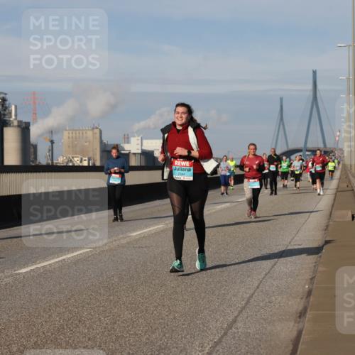 03.10.2025 - Köhlbrandbrückenlauf Lena Gebhardt http://msf.ph/oto/9101470 03.10.2025 10:11:35 Position 2 2344 meine-sportfotos.de