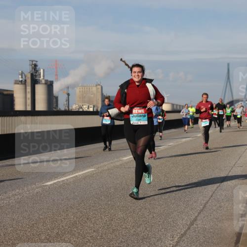 03.10.2025 - Köhlbrandbrückenlauf Lena Gebhardt http://msf.ph/oto/9101497 03.10.2025 10:11:35 Position 2 2344 meine-sportfotos.de