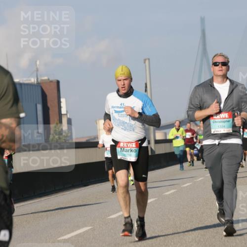 03.10.2025 - Köhlbrandbrückenlauf Jannik Wohlers http://msf.ph/oto/9101512 03.10.2025 09:49:01 Position 3 41, 1088, 1116, 1334 meine-sportfotos.de