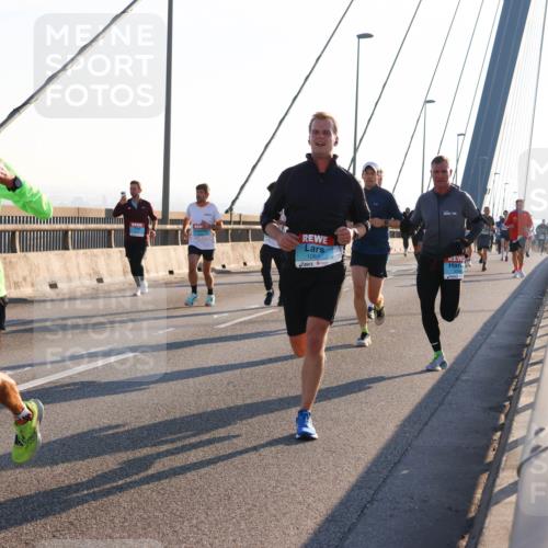 03.10.2025 - Köhlbrandbrückenlauf Strokosch-Dieckow http://msf.ph/oto/9101521 03.10.2025 09:21:36 Position 1 1079, 1067 meine-sportfotos.de
