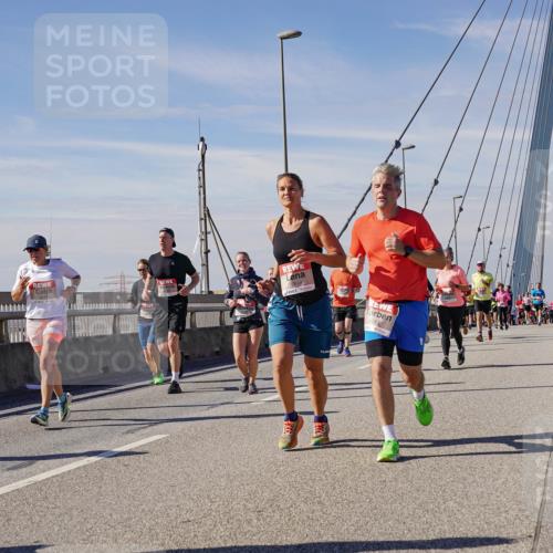 03.10.2025 - Köhlbrandbrückenlauf Michael Burmester http://msf.ph/oto/9101527 03.10.2025 12:46:52 Position 2 4999 meine-sportfotos.de
