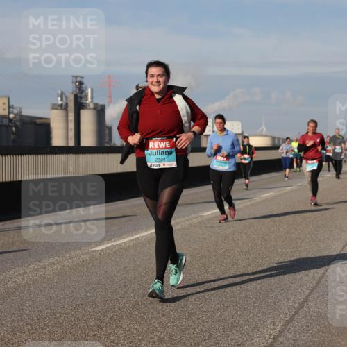 03.10.2025 - Köhlbrandbrückenlauf Lena Gebhardt http://msf.ph/oto/9101528 03.10.2025 10:11:36 Position 2 2344 meine-sportfotos.de