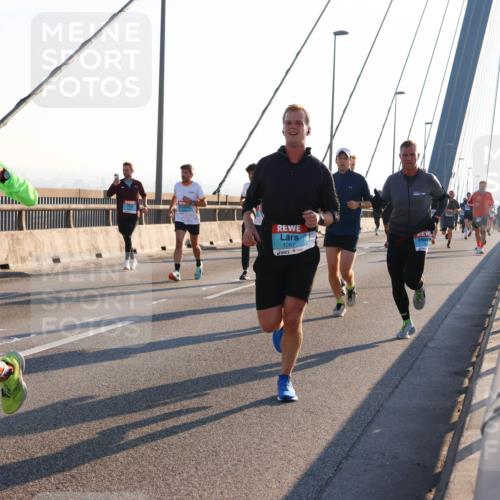 03.10.2025 - Köhlbrandbrückenlauf Strokosch-Dieckow http://msf.ph/oto/9101530 03.10.2025 09:21:36 Position 1 1079, 1067 meine-sportfotos.de