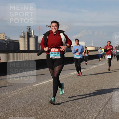 03.10.2025 - Köhlbrandbrückenlauf Lena Gebhardt http://msf.ph/oto/9101541 03.10.2025 10:11:36 Position 2 2344 meine-sportfotos.de