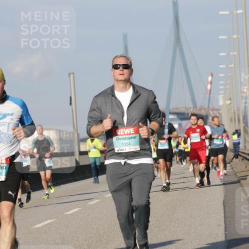 03.10.2025 - Köhlbrandbrückenlauf Jannik Wohlers http://msf.ph/oto/9101550 03.10.2025 09:49:02 Position 3 41, 1116, 1334 meine-sportfotos.de