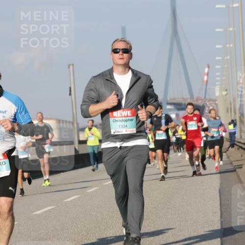 03.10.2025 - Köhlbrandbrückenlauf Jannik Wohlers http://msf.ph/oto/9101557 03.10.2025 09:49:02 Position 3 41, 2, 1116, 1334 meine-sportfotos.de