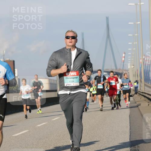 03.10.2025 - Köhlbrandbrückenlauf Jannik Wohlers http://msf.ph/oto/9101563 03.10.2025 09:49:03 Position 3 41, 2, 1116, 1334 meine-sportfotos.de
