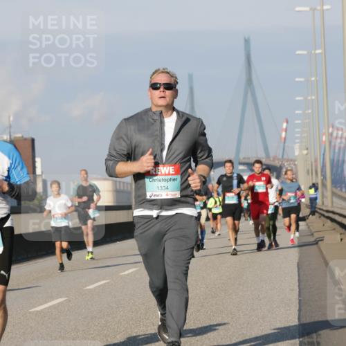 03.10.2025 - Köhlbrandbrückenlauf Jannik Wohlers http://msf.ph/oto/9101571 03.10.2025 09:49:03 Position 3 41, 1116, 1334 meine-sportfotos.de
