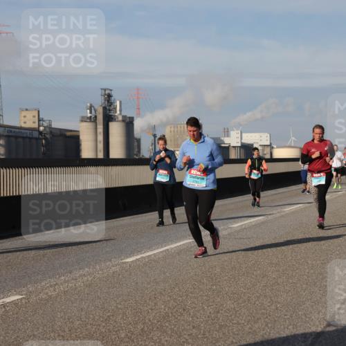 03.10.2025 - Köhlbrandbrückenlauf Lena Gebhardt http://msf.ph/oto/9101572 03.10.2025 10:11:38 Position 2  meine-sportfotos.de