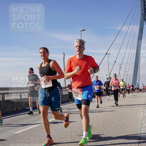 03.10.2025 - Köhlbrandbrückenlauf Michael Burmester http://msf.ph/oto/9101574 03.10.2025 12:46:53 Position 2 4999, 4683 meine-sportfotos.de