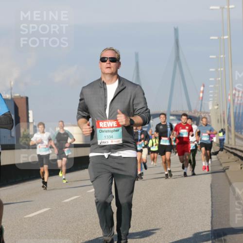 03.10.2025 - Köhlbrandbrückenlauf Jannik Wohlers http://msf.ph/oto/9101591 03.10.2025 09:49:03 Position 3 41, 29, 1116, 1334 meine-sportfotos.de