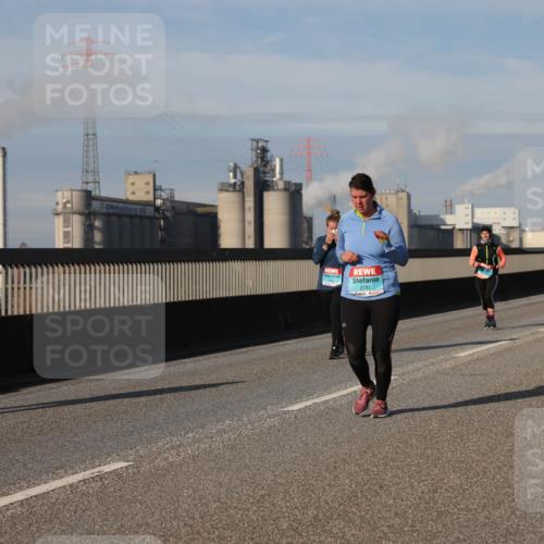 03.10.2025 - Köhlbrandbrückenlauf Lena Gebhardt http://msf.ph/oto/9101593 03.10.2025 10:11:38 Position 2 2781 meine-sportfotos.de