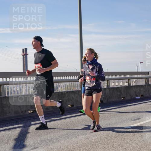 03.10.2025 - Köhlbrandbrückenlauf Michael Burmester http://msf.ph/oto/9101599 03.10.2025 12:46:55 Position 2  meine-sportfotos.de