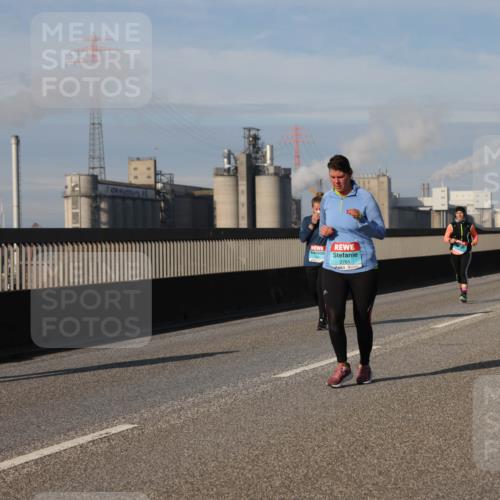 03.10.2025 - Köhlbrandbrückenlauf Lena Gebhardt http://msf.ph/oto/9101604 03.10.2025 10:11:38 Position 2 2781 meine-sportfotos.de