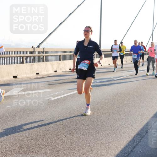 03.10.2025 - Köhlbrandbrückenlauf Strokosch-Dieckow http://msf.ph/oto/9101607 03.10.2025 09:21:49 Position 1 1087 meine-sportfotos.de