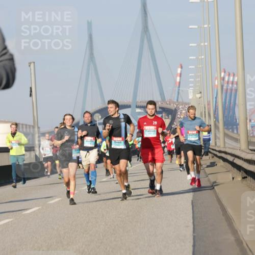 03.10.2025 - Köhlbrandbrückenlauf Jannik Wohlers http://msf.ph/oto/9101633 03.10.2025 09:49:05 Position 3 19 meine-sportfotos.de