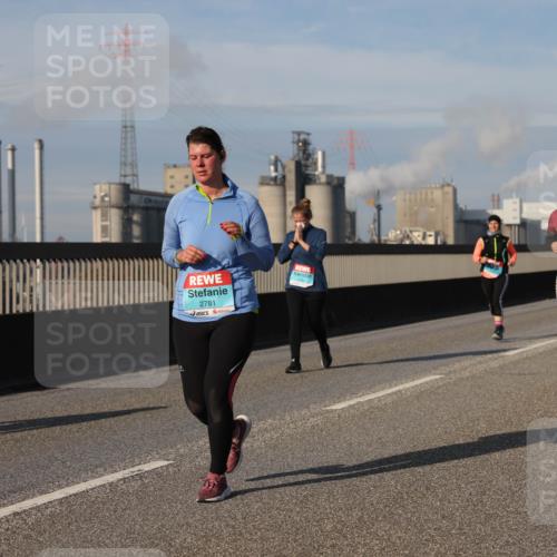 03.10.2025 - Köhlbrandbrückenlauf Lena Gebhardt http://msf.ph/oto/9101644 03.10.2025 10:11:39 Position 2 2781, 2148 meine-sportfotos.de