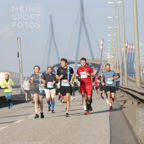 03.10.2025 - Köhlbrandbrückenlauf Jannik Wohlers http://msf.ph/oto/9101652 03.10.2025 09:49:05 Position 3 19, 3710 meine-sportfotos.de
