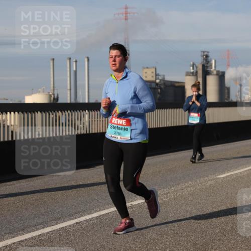 03.10.2025 - Köhlbrandbrückenlauf Lena Gebhardt http://msf.ph/oto/9101668 03.10.2025 10:11:40 Position 2 2781 meine-sportfotos.de