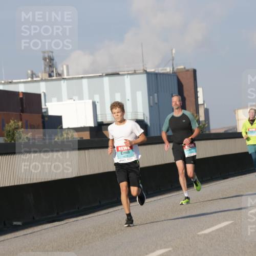 03.10.2025 - Köhlbrandbrückenlauf Jannik Wohlers http://msf.ph/oto/9101681 03.10.2025 09:49:07 Position 3 1878 meine-sportfotos.de