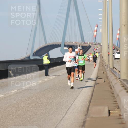 03.10.2025 - Köhlbrandbrückenlauf Lena Gebhardt http://msf.ph/oto/9101687 03.10.2025 09:36:58 Position 2  meine-sportfotos.de