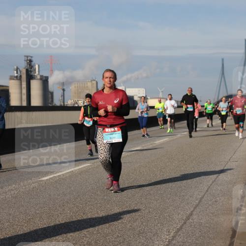 03.10.2025 - Köhlbrandbrückenlauf Lena Gebhardt http://msf.ph/oto/9101691 03.10.2025 10:11:41 Position 2 14, 2148 meine-sportfotos.de
