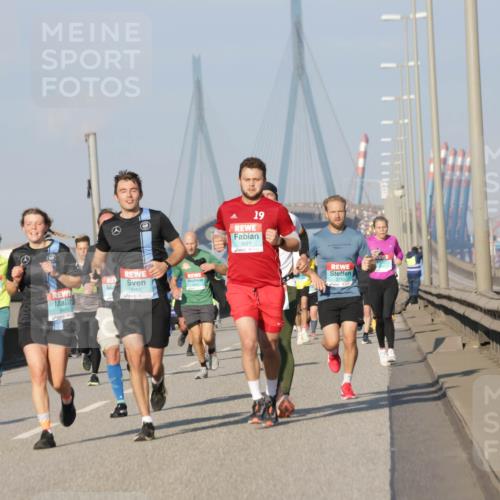 03.10.2025 - Köhlbrandbrückenlauf Jannik Wohlers http://msf.ph/oto/9101720 03.10.2025 09:49:08 Position 3 3462, 3465, 19, 3521 meine-sportfotos.de