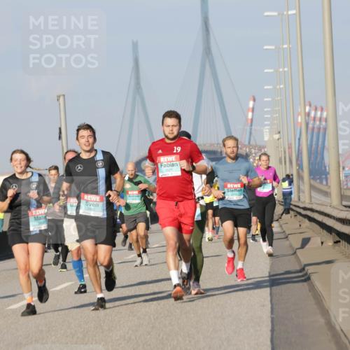 03.10.2025 - Köhlbrandbrückenlauf Jannik Wohlers http://msf.ph/oto/9101725 03.10.2025 09:49:08 Position 3 3462, 3465, 19, 3521, 3710 meine-sportfotos.de