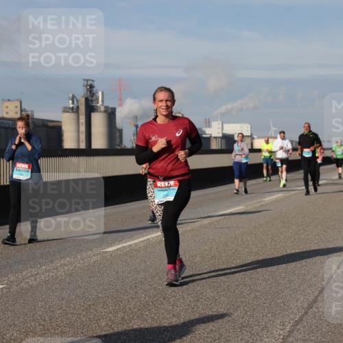 03.10.2025 - Köhlbrandbrückenlauf Lena Gebhardt http://msf.ph/oto/9101726 03.10.2025 10:11:41 Position 2  meine-sportfotos.de