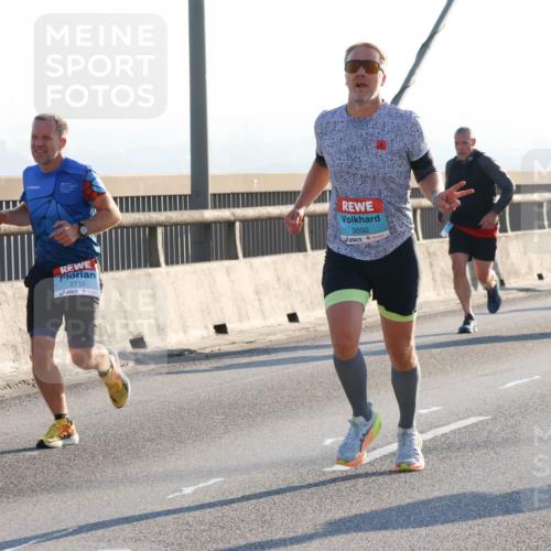 03.10.2025 - Köhlbrandbrückenlauf Strokosch-Dieckow http://msf.ph/oto/9101730 03.10.2025 09:22:05 Position 1 2712, 3592 meine-sportfotos.de