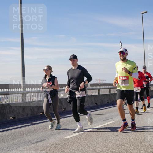 03.10.2025 - Köhlbrandbrückenlauf Michael Burmester http://msf.ph/oto/9101738 03.10.2025 12:46:58 Position 2 6218, 6379 meine-sportfotos.de
