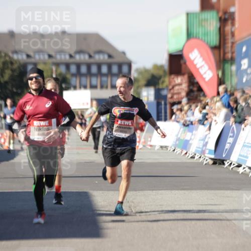 03.10.2025 - Köhlbrandbrückenlauf Jannik Wohlers http://msf.ph/oto/9101741 03.10.2025 12:57:18 Ziel 4080, 4150, 4186, 4251, 5699, 5898, 5926, 6015, 6629, 6819 meine-sportfotos.de